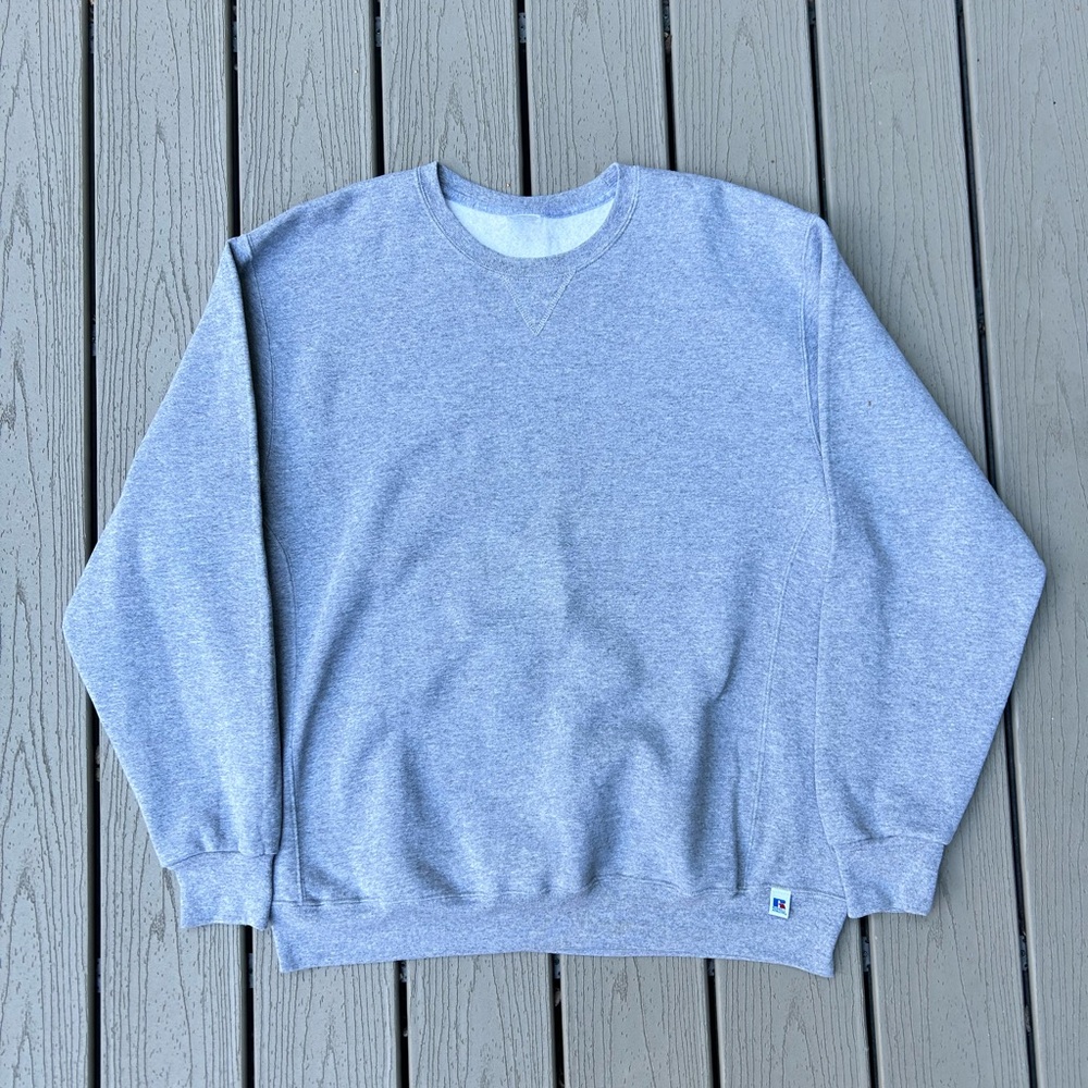 Russell athletics men’s grey sweatshirt